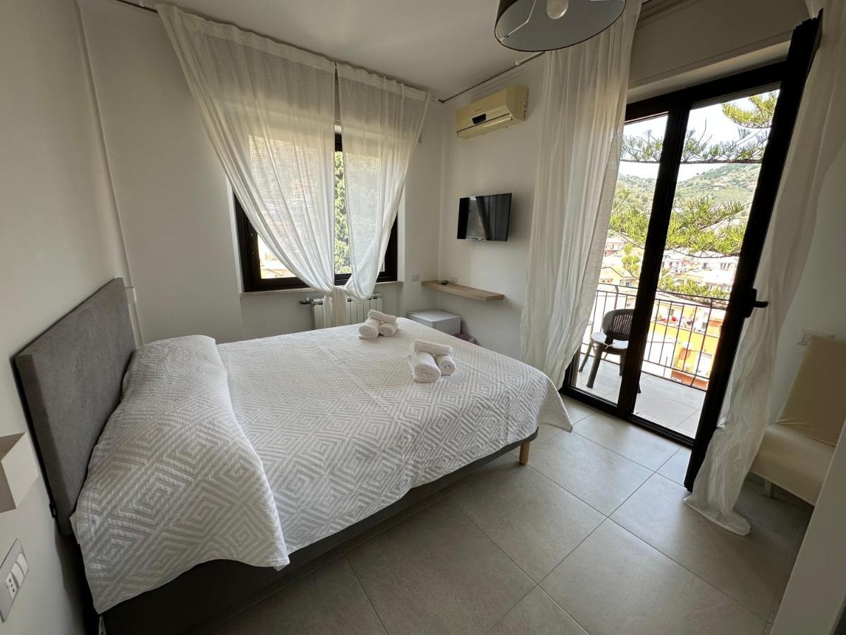 Mira Taormina Rooms ภายนอก รูปภาพ