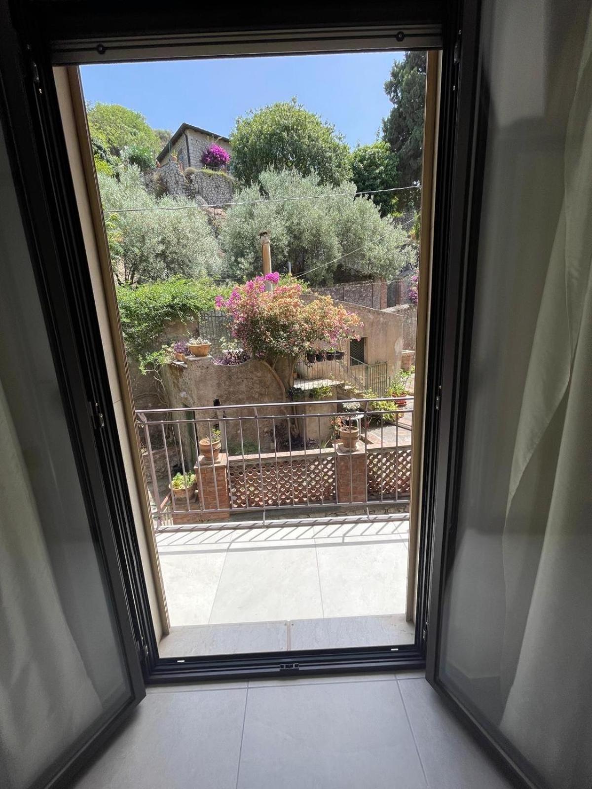 Mira Taormina Rooms ภายนอก รูปภาพ